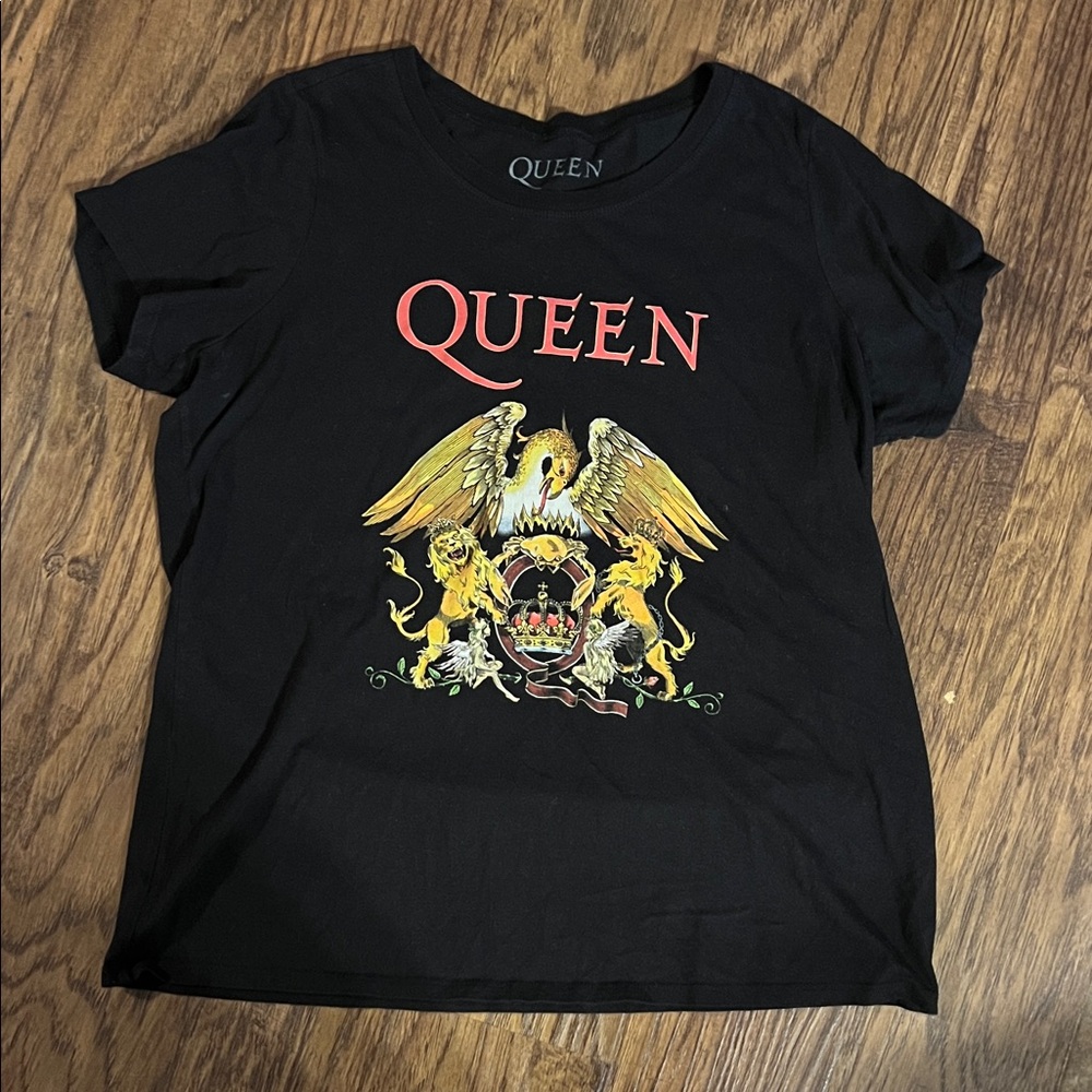 Queen Black Graphic Short Sleeve Tee